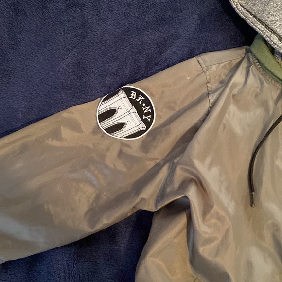 Hooded wind breaker. - Picture 2 of 4